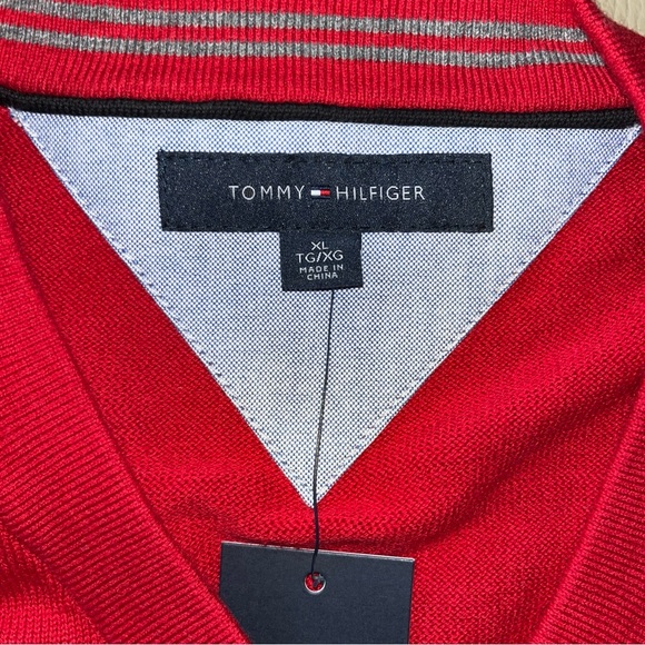 New TOMMY HILFIGER ESSENTIAL V-NECK SWEATER Men XL 100% cotton red long sleeve - Picture 9 of 12